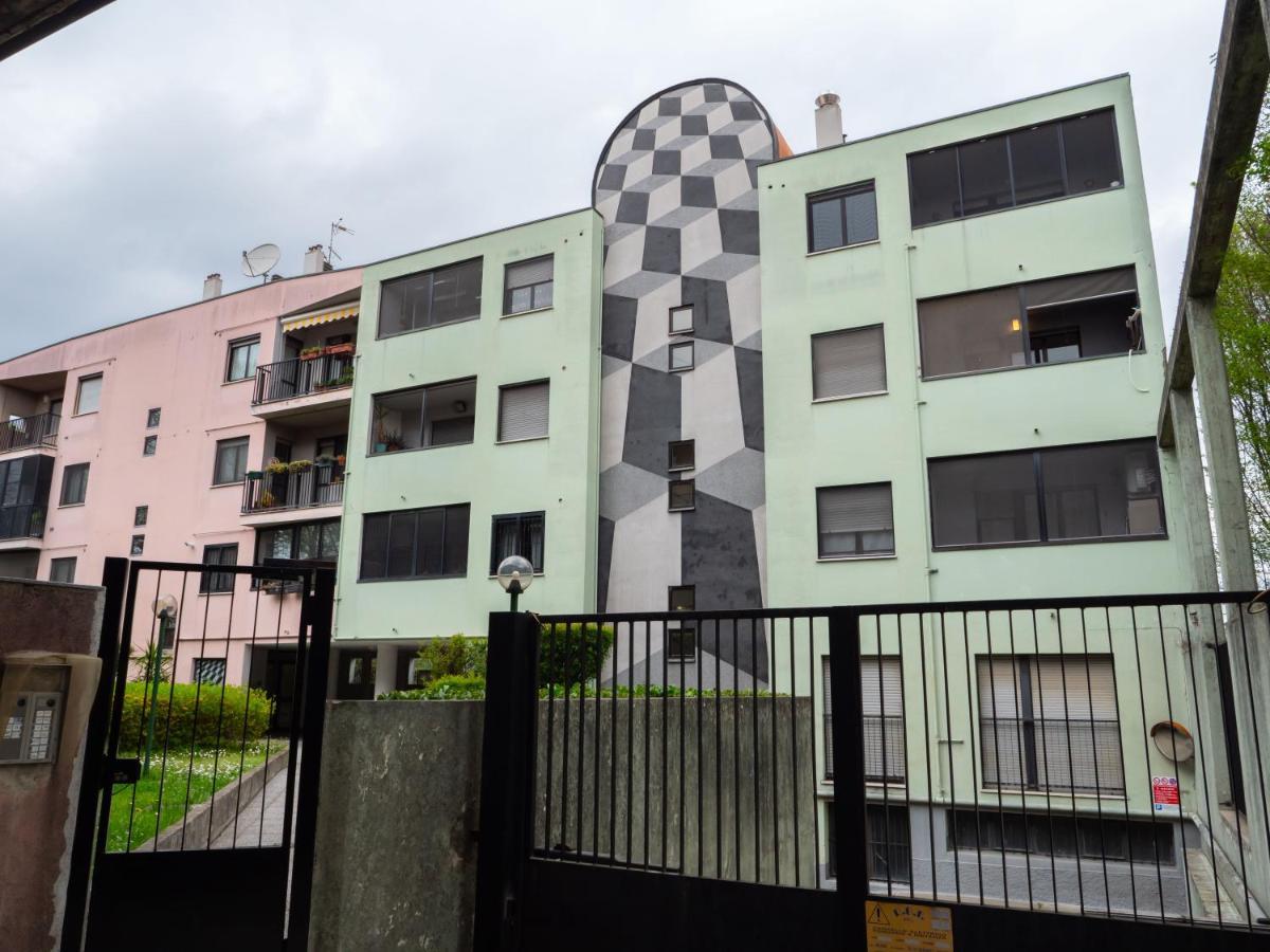 דירות מילאנו Comfy Penthouse מראה חיצוני תמונה
